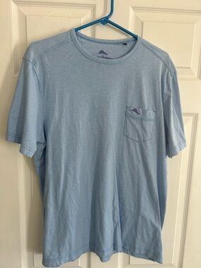 Tommy Bahama Men’s Light Blue Short Sleeve Pocket Tee size med Brand New